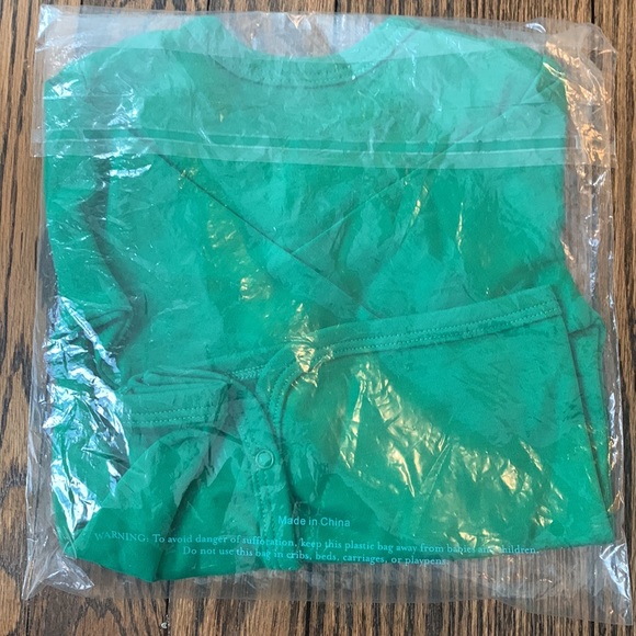 NWT Primary ‘the baby snap cardi’ in grass ( Kelly green) 12/18 mo, 100%… - Picture 2 of 3